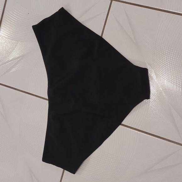 4/$60 New Basic Black Bikini Bottom - Size 1X (US16) - Picture 2 of 5